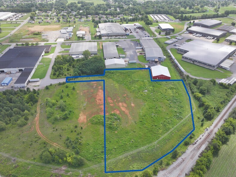 130 Davis St, Portland, TN à louer - Photo du bâtiment - Image 1 de 6