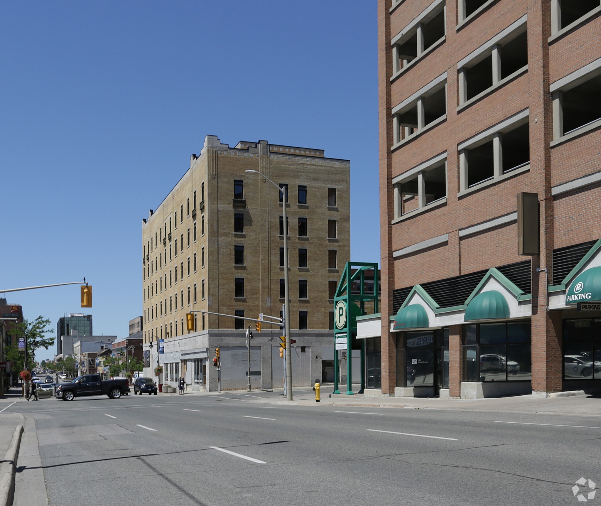 70 King St E, Oshawa, ON à louer Photo principale- Image 1 de 3