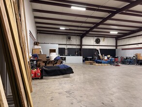 5630-5638 Harrisburg Industrial Par Dr, Harrisburg, NC for lease Interior Photo- Image 2 of 4