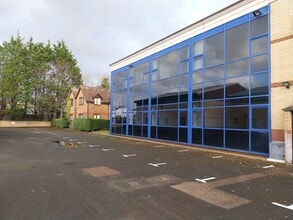 37 Gatwick Rd, Crawley for lease Interior Photo- Image 2 of 4