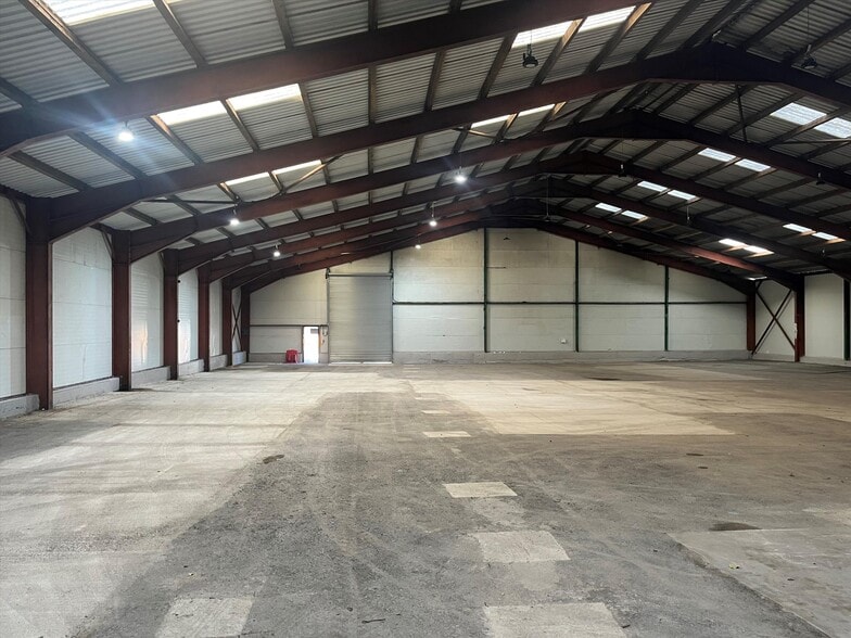 Watton Rd, Brill for lease - Interior Photo - Image 2 of 4