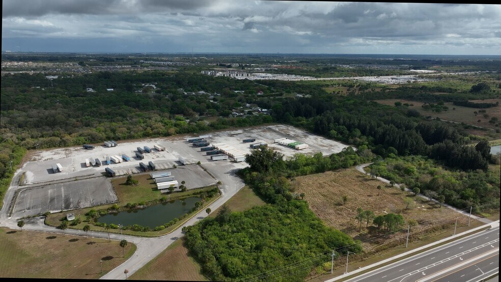 1750 S Kings Hwy, Fort Pierce, FL à vendre - Vidéo sur l’inscription commerciale - Image 2 de 8