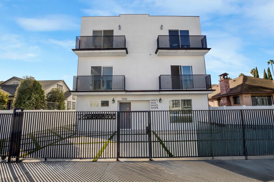 5436 Romaine St, Los Angeles, CA à vendre - Photo du bâtiment - Image 2 de 51