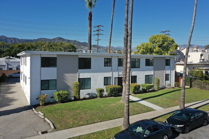 655 Ivy St, Glendale, CA à vendre - Photo du bâtiment - Image 2 de 14