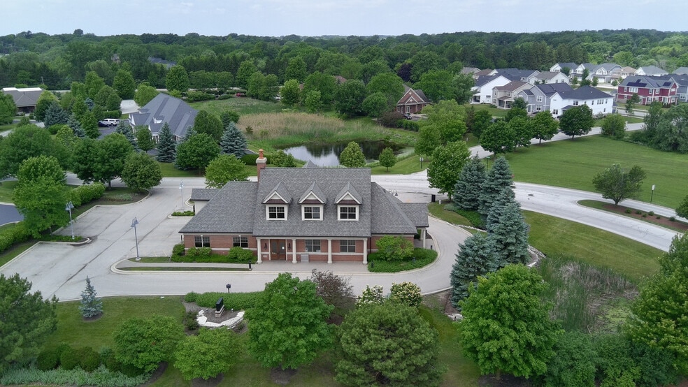 10 Landover Pky, Hawthorn Woods, IL for sale - Building Photo - Image 2 of 6