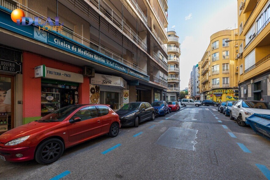 Commerce de détail dans Granada, Granada à vendre - Photo du bâtiment - Image 3 de 19