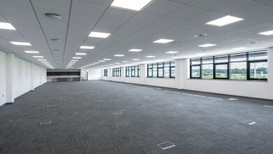 Lanson Roberts Rd, Severn Beach for lease Interior Photo- Image 2 of 3