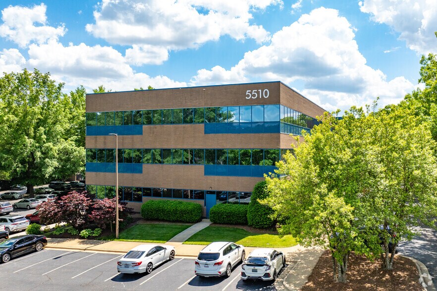 5510 Six Forks Rd, Raleigh, NC à louer - Photo du bâtiment - Image 3 de 20