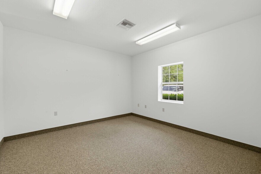 4378 NE 35th St, Ocala, FL à louer - Photo du bâtiment - Image 2 de 16