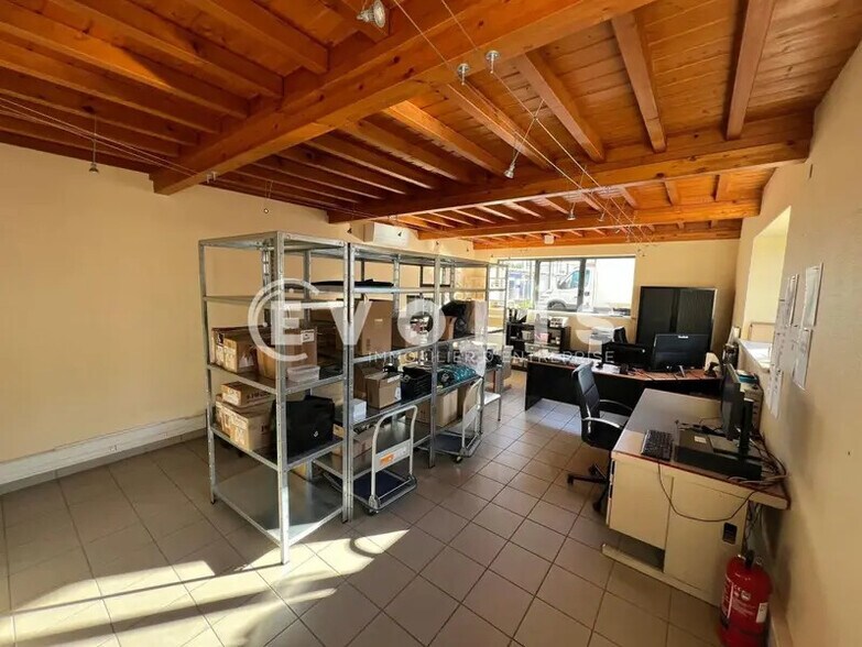 Bureau dans Rillieux-la-Pape à louer - Photo du bâtiment - Image 2 de 6