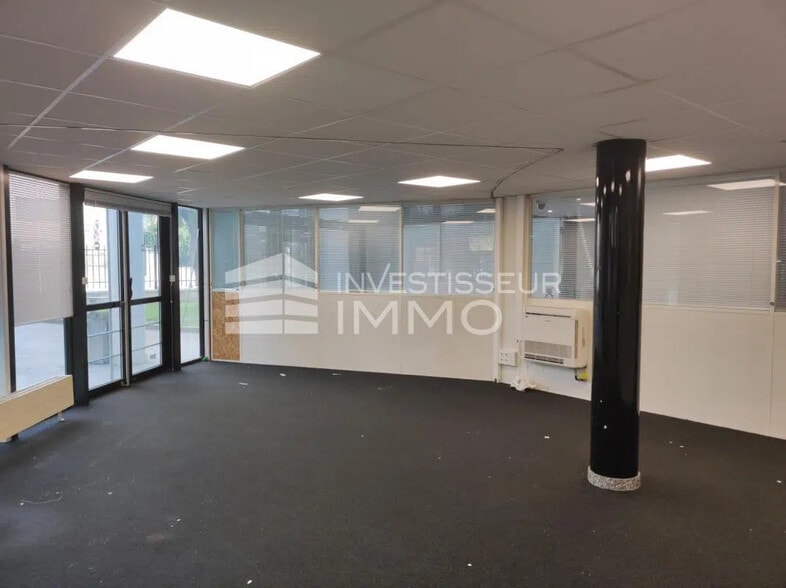 Office in Villiers-sur-Marne for lease - Building Photo - Image 1 of 3