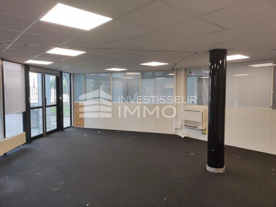 Bureau dans Villiers-sur-Marne à louer Photo du bâtiment- Image 1 de 4