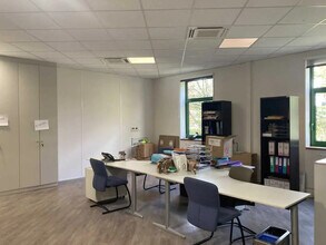 164-166 Avenue Joseph Kessel, Voisins-le-Bretonneux for lease Interior Photo- Image 1 of 5