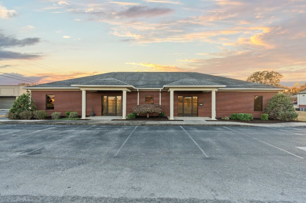 2090-2092 Cowan Hwy, Winchester, TN à vendre Photo du bâtiment- Image 1 de 1