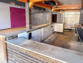 744 NW Bond St, Bend, OR à louer Photo intérieure- Image 2 de 9