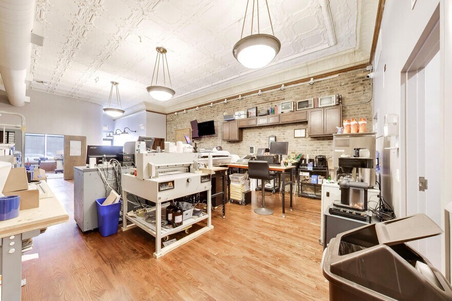 1528 W Fullerton Ave, Chicago, IL à vendre - Photo du bâtiment - Image 2 de 20