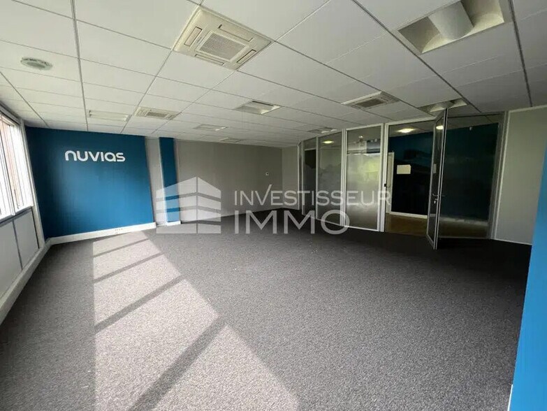 Office in Meudon for lease - Interior Photo - Image 2 of 4