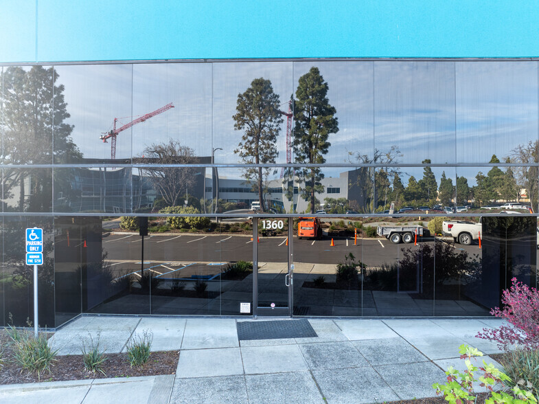 1360 O'Brien Dr, Menlo Park, CA for lease - Building Photo - Image 2 of 10