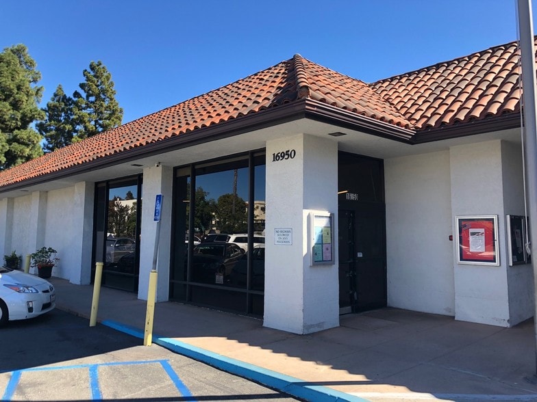 16950 Via de Santa Fe, Rancho Santa Fe, CA for lease - Building Photo - Image 2 of 9