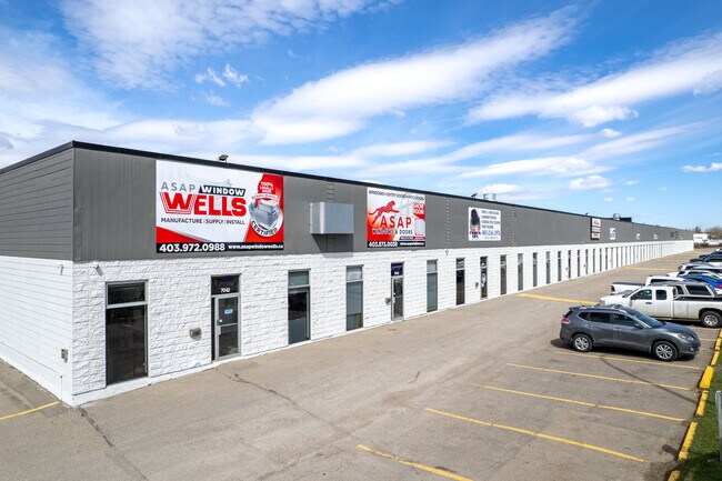 Plus de détails pour 7004-7042 30th St SE, Calgary, AB - Industriel à louer