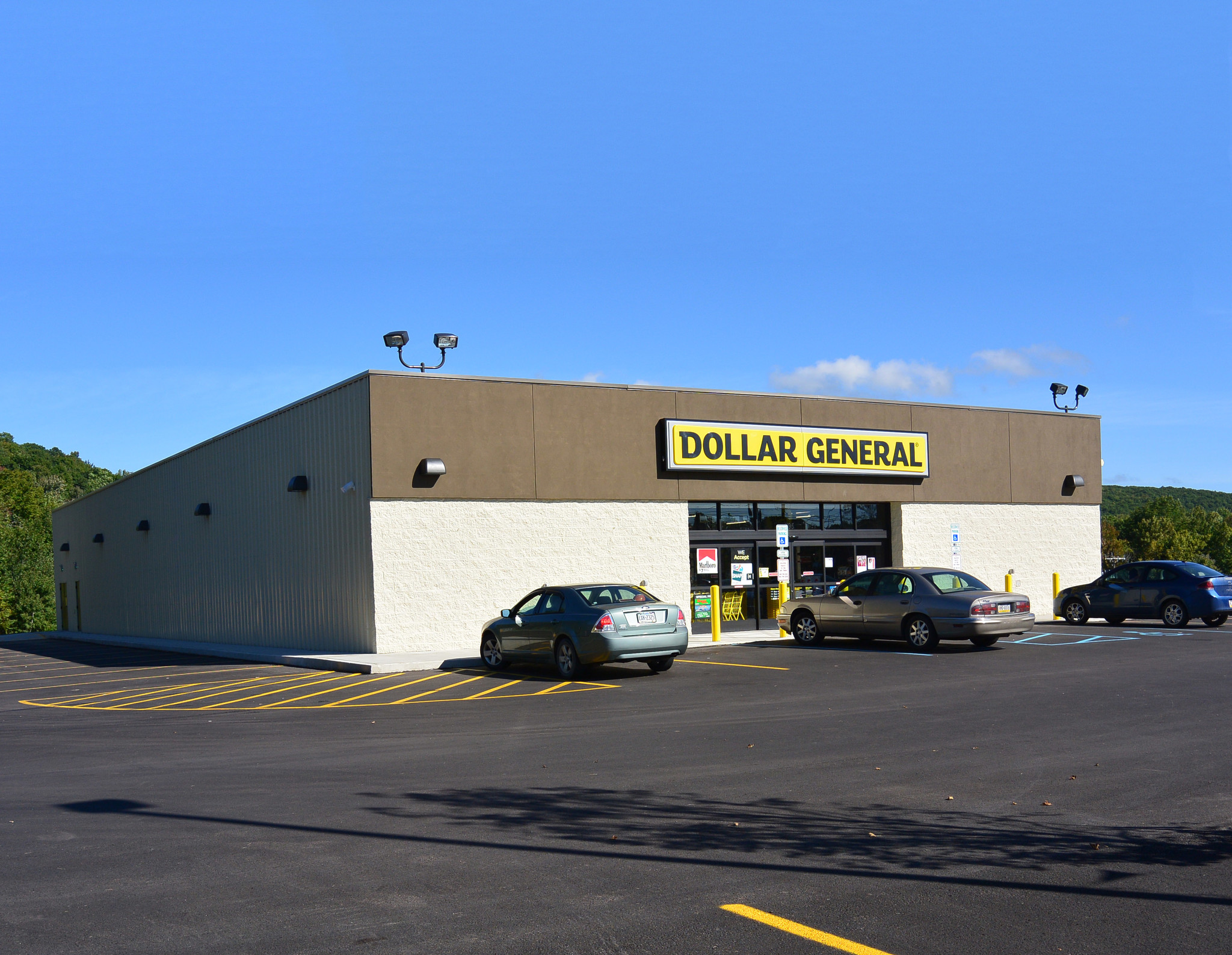 3-Unit Dollar General portefeuille de 3 propriétés à vendre sur LoopNet.ca Photo principale- Image 1 de 4