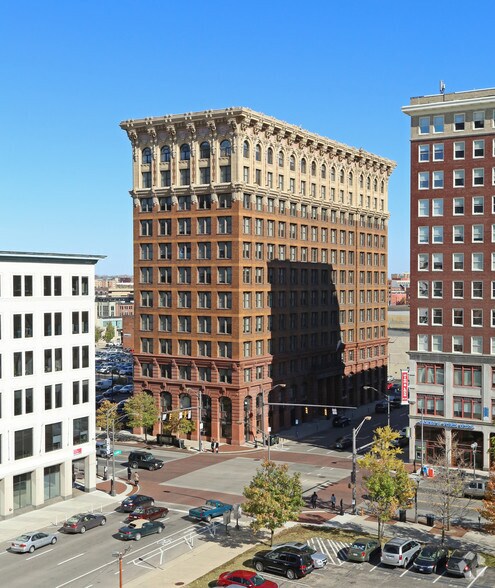 8 E Long St, Columbus, OH à louer - Photo du bâtiment - Image 2 de 7