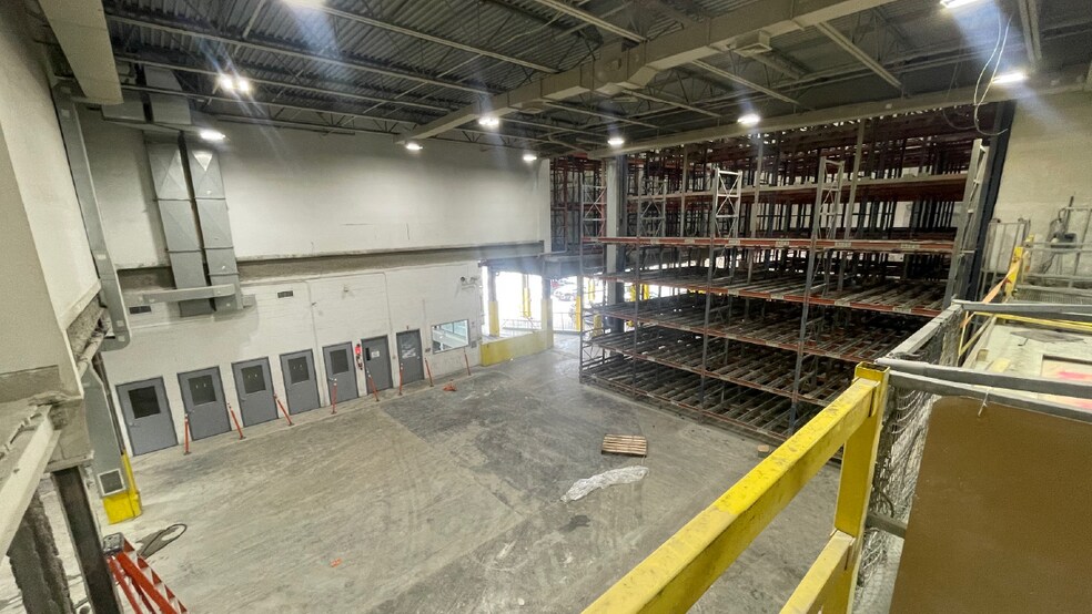 2544 Borough Pl, Woodside, NY à louer - Photo du bâtiment - Image 2 de 7