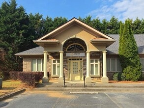 4720 Peachtree Industrial Blvd, Berkeley Lake, GA à louer Photo intérieure- Image 1 de 13