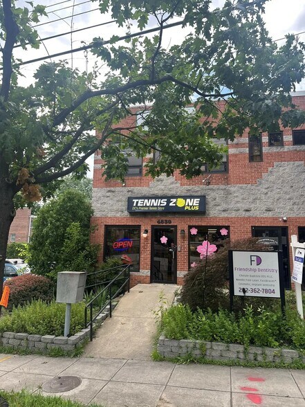 4839 Wisconsin Ave NW, Washington, DC à vendre - Photo du bâtiment - Image 3 de 9