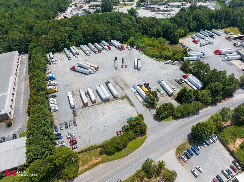 785 Brogdon Rd, Suwanee, GA à louer - Photo du bâtiment - Image 3 de 9