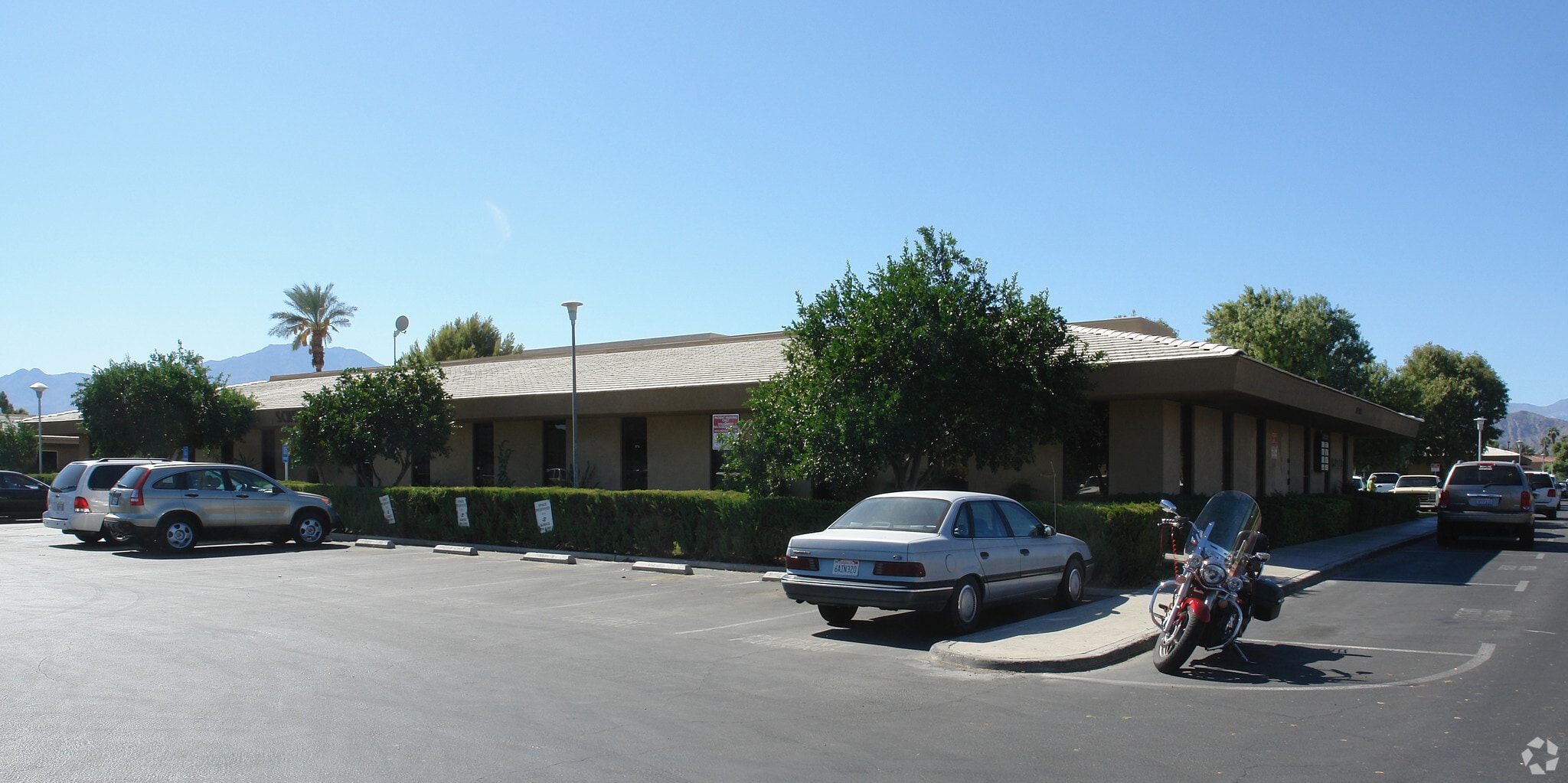 81893 Dr. Carreon Blvd, Indio, CA à louer Photo principale- Image 1 de 15