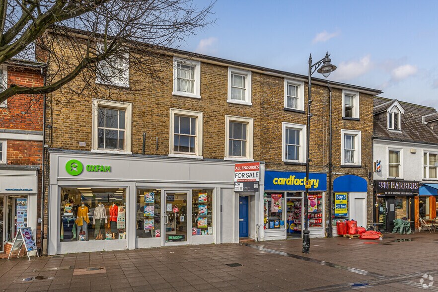 83 High St, Hoddesdon à vendre - Photo principale - Image 1 de 2