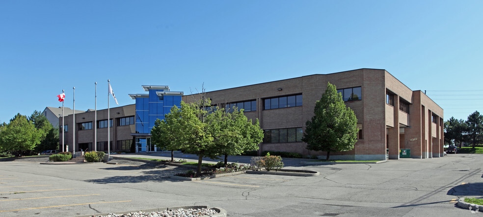 55 Renfrew Dr, Markham, ON à vendre - Photo du bâtiment - Image 3 de 16