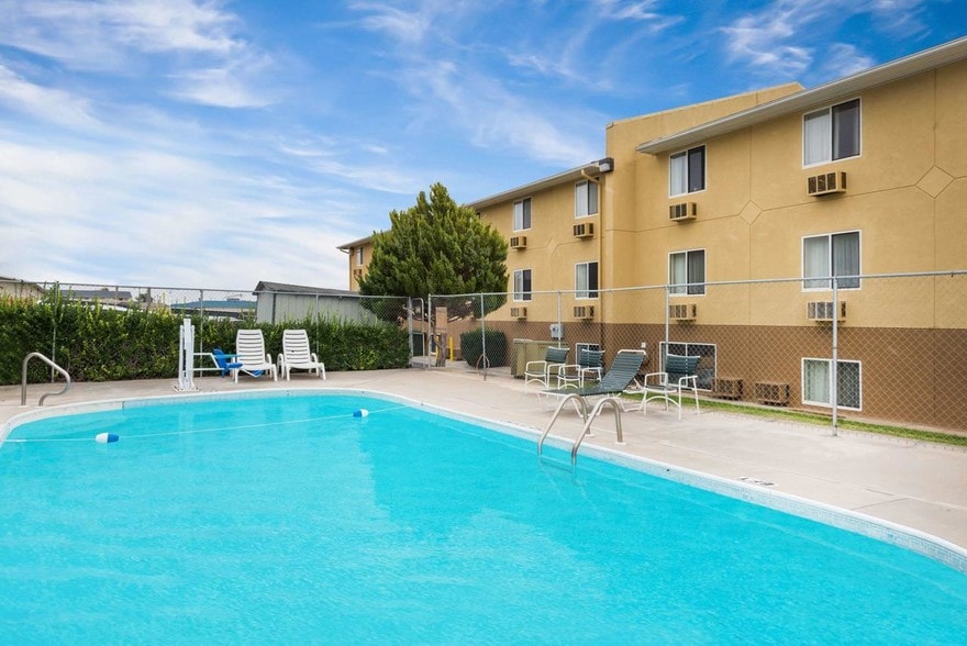 1708 W Wyatt Earp Blvd, Dodge City, KS à vendre - Autre - Image 3 de 6