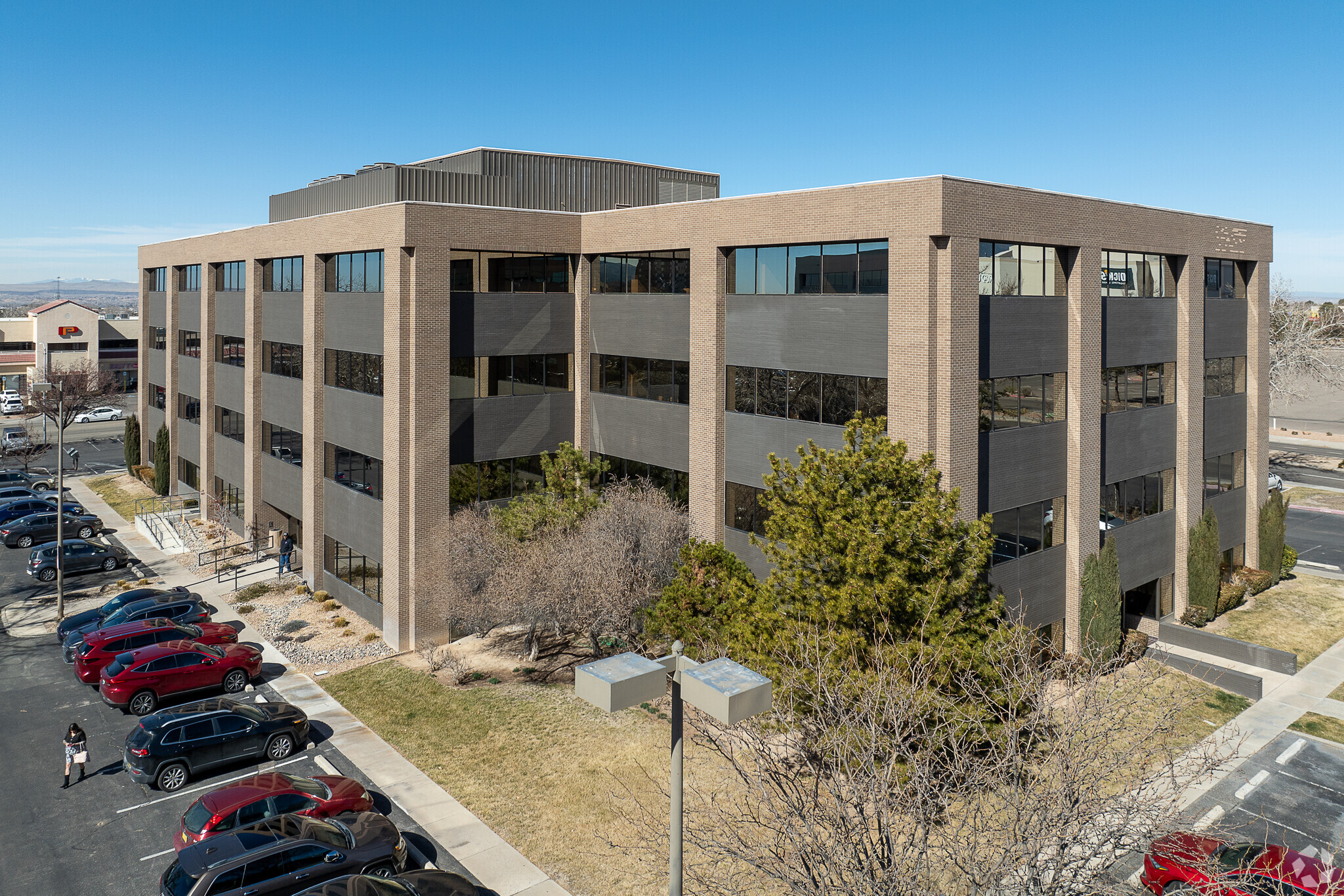 6000 Uptown Blvd NE, Albuquerque, NM for lease Primary Photo- Image 1 of 10