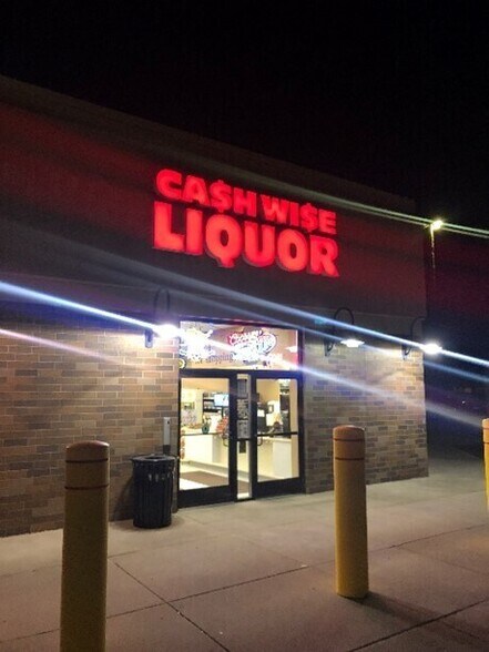 1230 State St N, Waseca, MN à vendre - Photo du bâtiment - Image 2 de 5