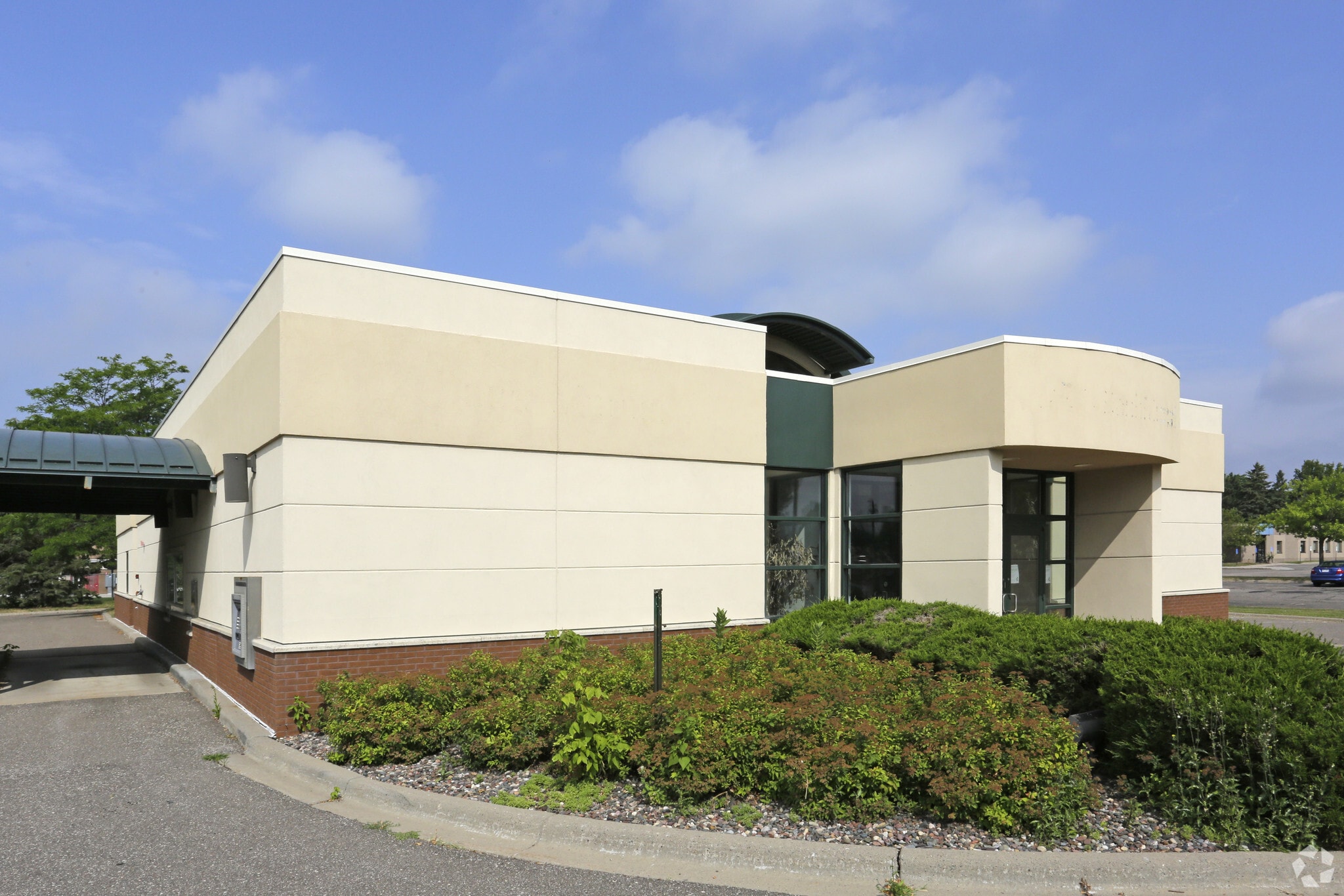 8420 City Centre Dr, Woodbury, MN for sale Primary Photo- Image 1 of 22