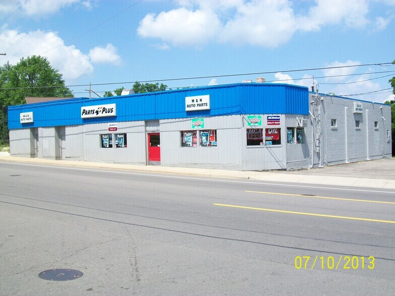 2000 Corunna Rd, Flint, MI à louer - Photo du bâtiment - Image 1 de 11