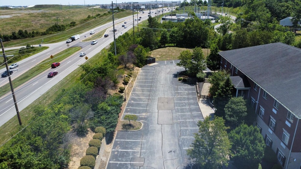 1655 Burlington Pike portfolio of 2 properties for sale on LoopNet.ca - Building Photo - Image 3 of 9