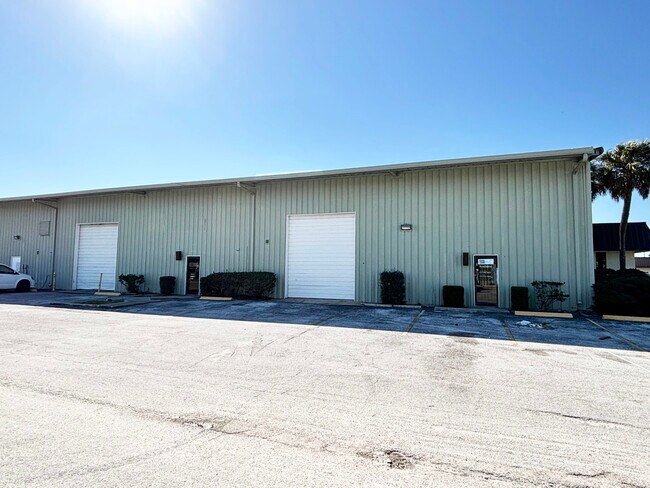 Plus de détails pour 12890 Automobile Blvd, Clearwater, FL - Industriel à louer