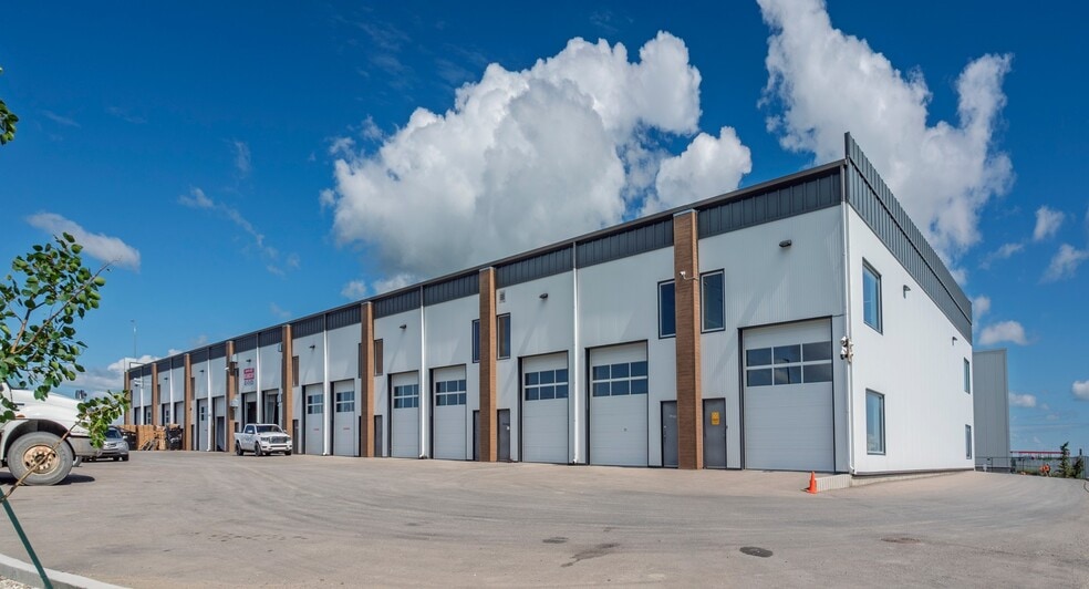 12318 Barlow Trl NE, Calgary, AB for sale - Building Photo - Image 3 of 5
