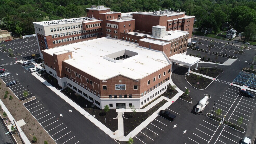 1280 Randolph Rd, Plainfield, NJ à louer - Photo du bâtiment - Image 2 de 2