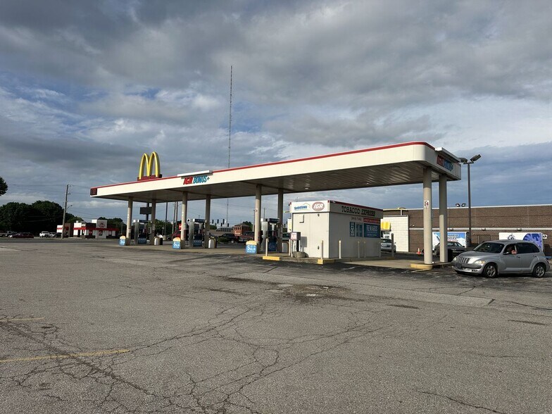 301 S 5th Ave, Princeton, IN à vendre - Photo du bâtiment - Image 2 de 6