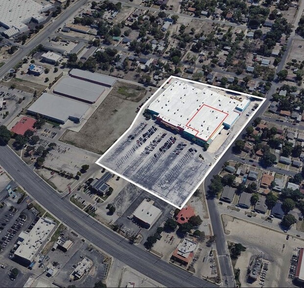 910 SE Military Dr, San Antonio, TX for lease - Building Photo - Image 1 of 7