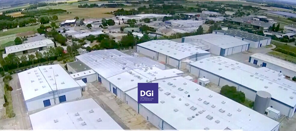 Flex in Tarascon for lease - Aerial - Image 1 of 1