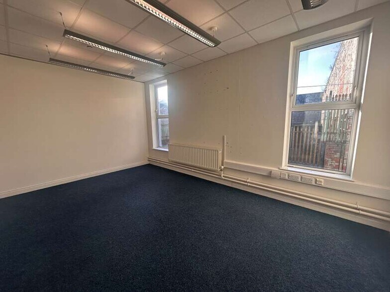 127-131 Ormeau Rd, Belfast à louer - Photo du bâtiment - Image 2 de 4