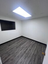 1000-1008 N Commercial Blvd, Arlington, TX à louer Photo intérieure- Image 2 de 5