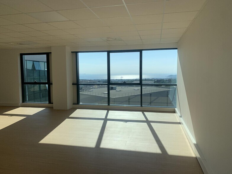 Bureau dans La Ciotat à louer - Photo intérieure - Image 1 de 4
