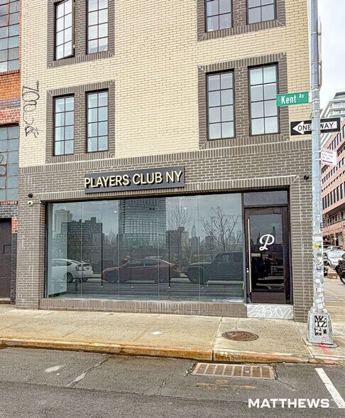 17 Kent Ave, Brooklyn, NY à louer - Photo du bâtiment - Image 2 de 2