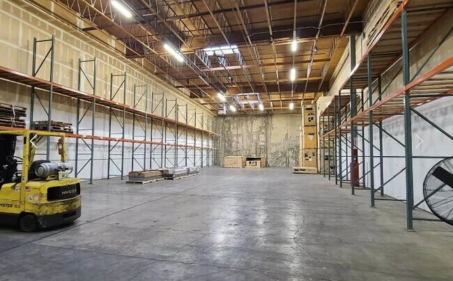 Plus de détails pour 1957 Claxter Rd NE, Salem, OR - Industriel à louer